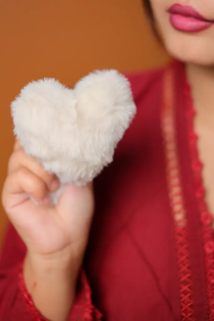 Off White Love Scrunchies Bands.webp