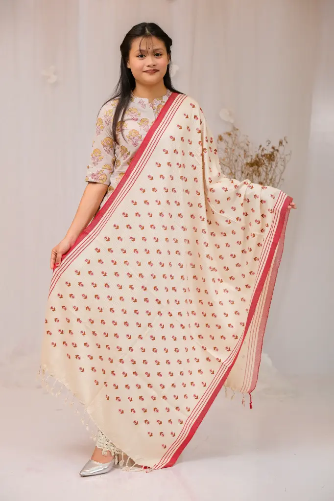 [1001] Cream Red Small Flower Desgin Shawl