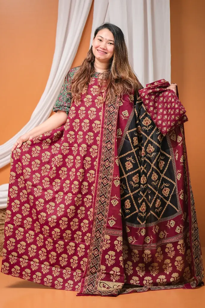 Maroon Kalamkari Motif Cotton Slab Unstitched Three Piece