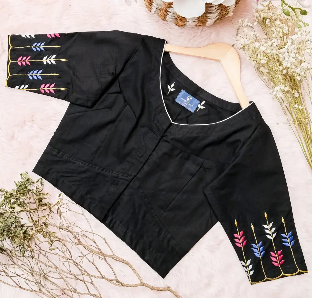 Black Small Flower Embroidery Blouse