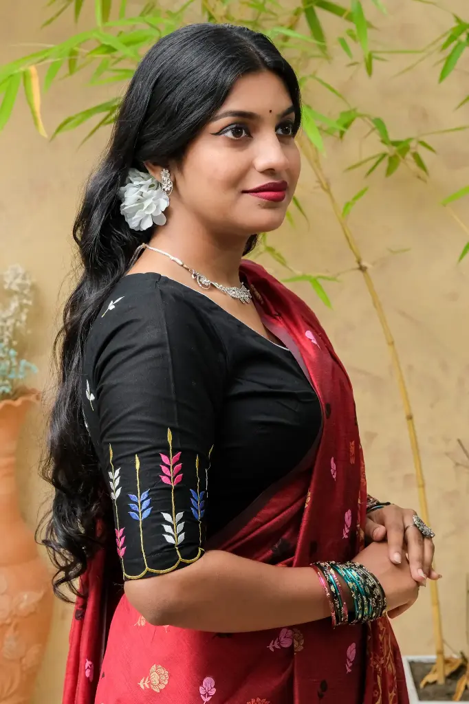 Black Small Flower Embroidery Blouse