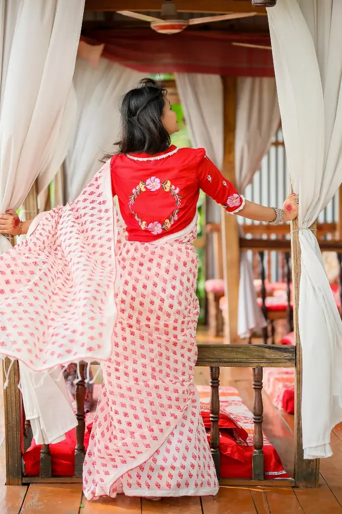 Red Body White Lace Shirt Collar Fluffy Sleeve Back Round Flower Embroidery Blouse 