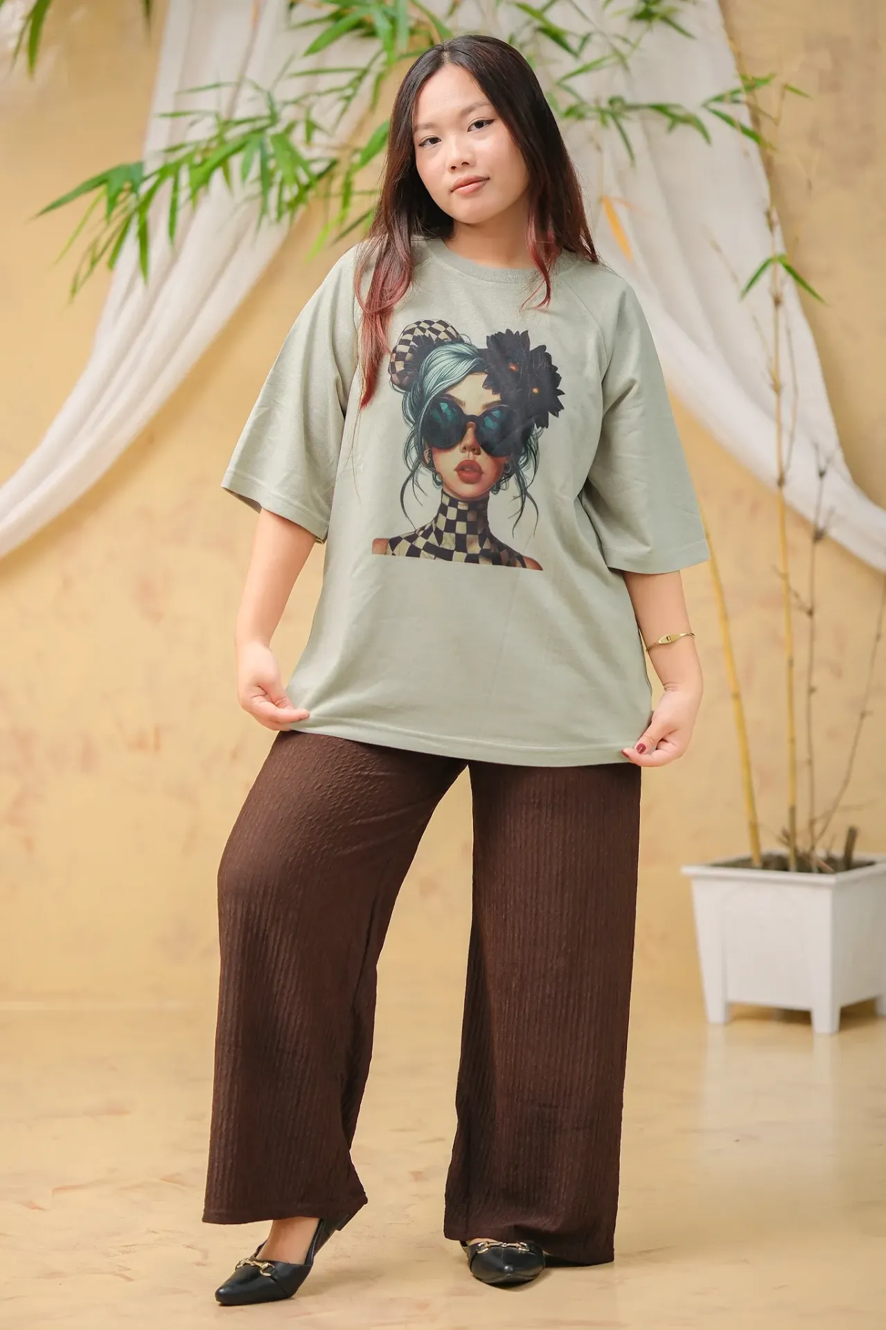 [1401] Dusty Mint Woman Graphic T-Shirt
