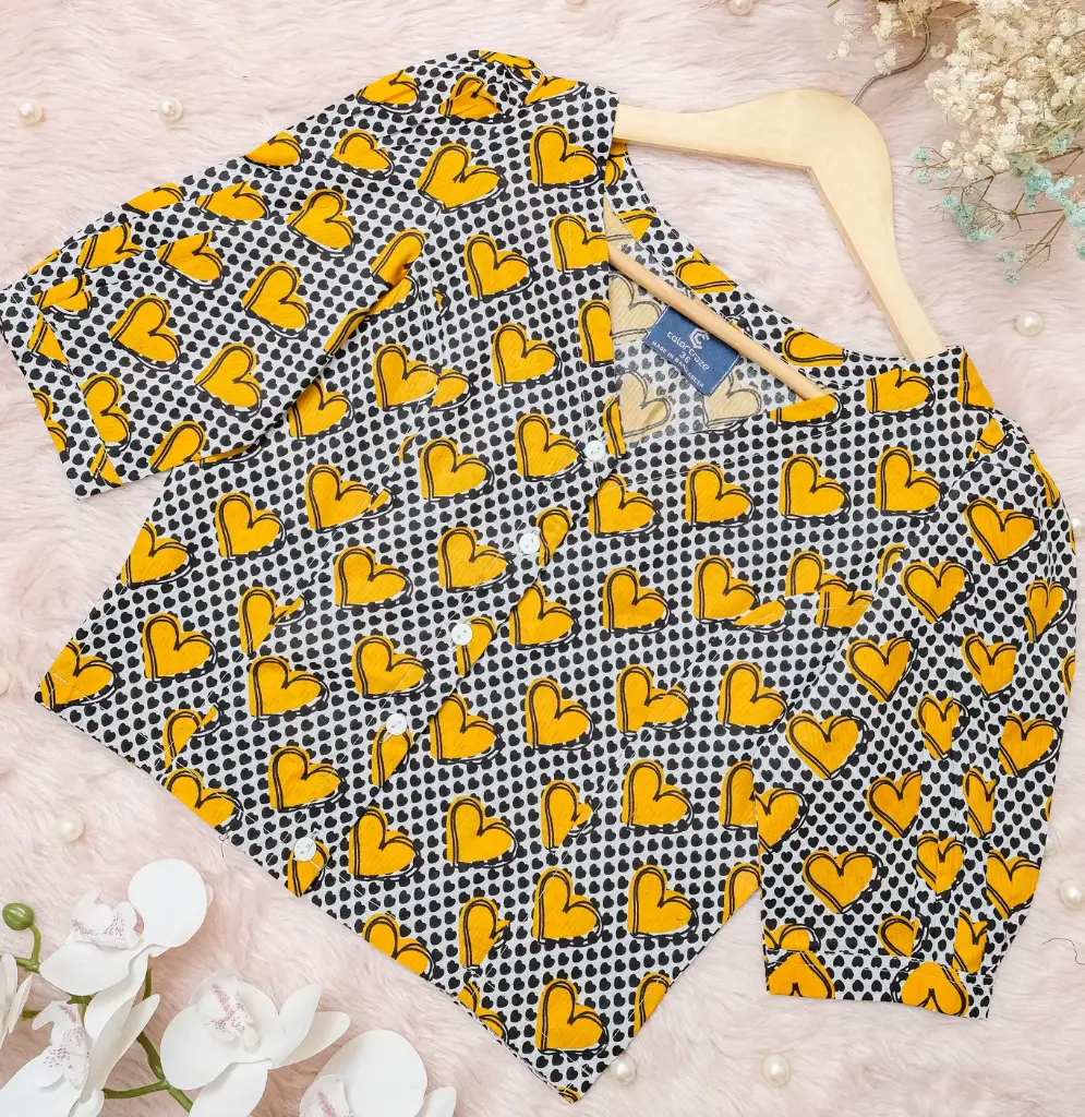 White Black Yello Love Motif V-Neck Screen Print Cotton Blouse