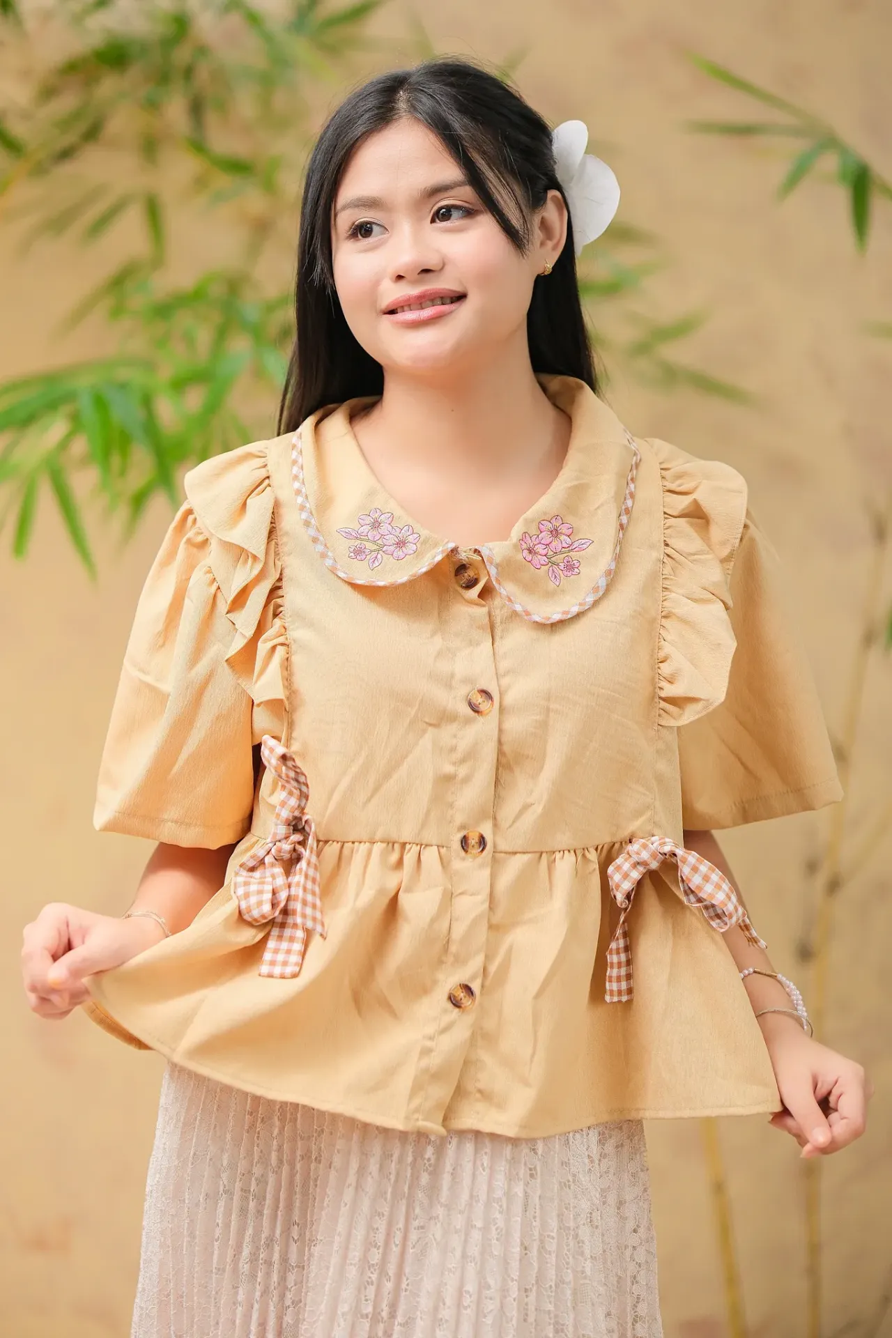 Light Beige Peter Pan Collar Puff Sleeve Tops