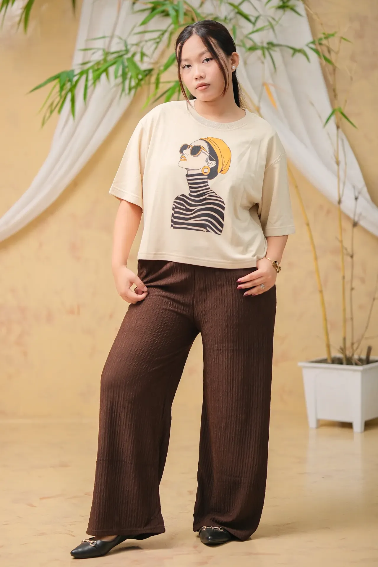 Soft Off-White Chic Woman Graphic T-Shirt