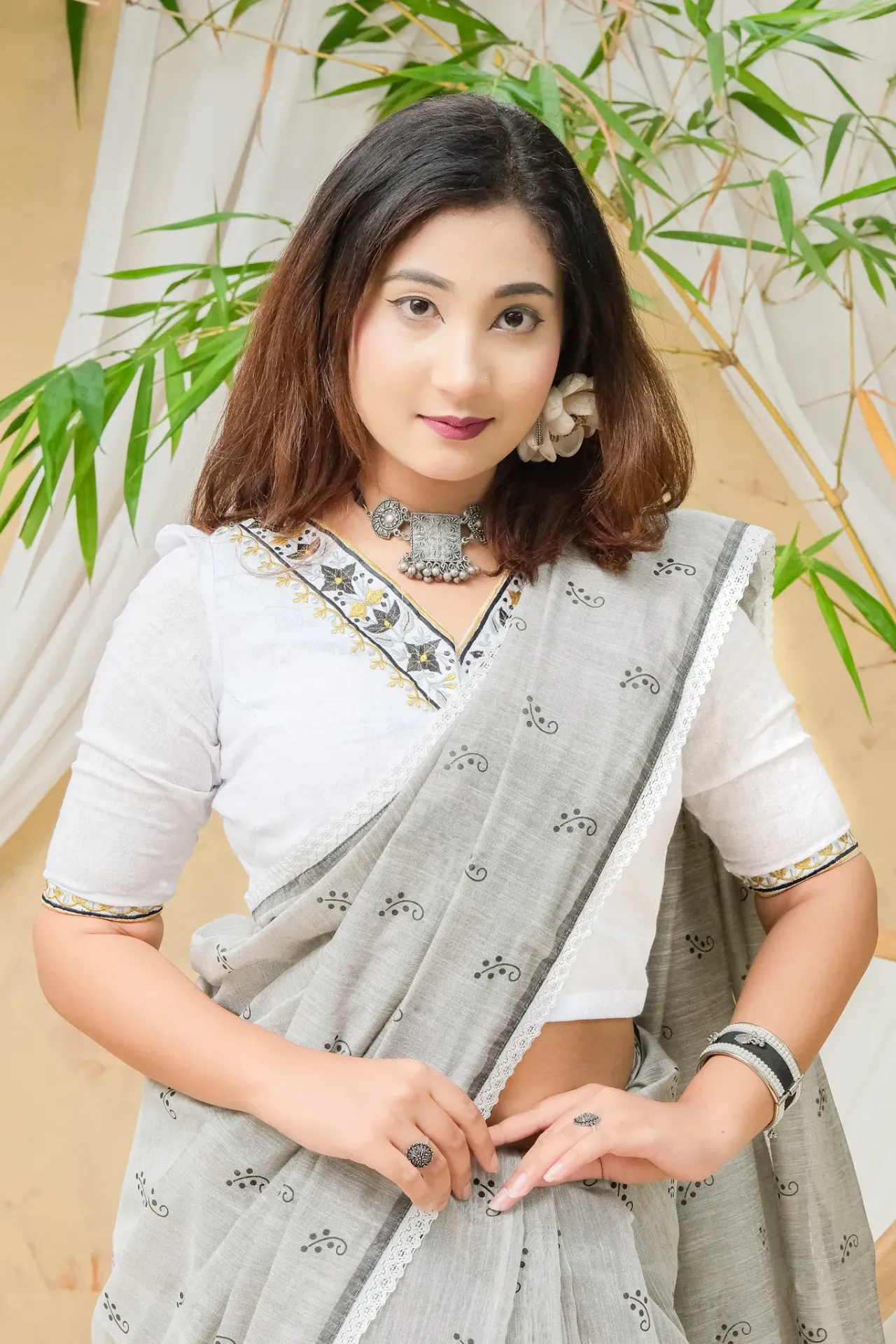 [0205] White Neck & Sleeve Embroidery Blouse (34)