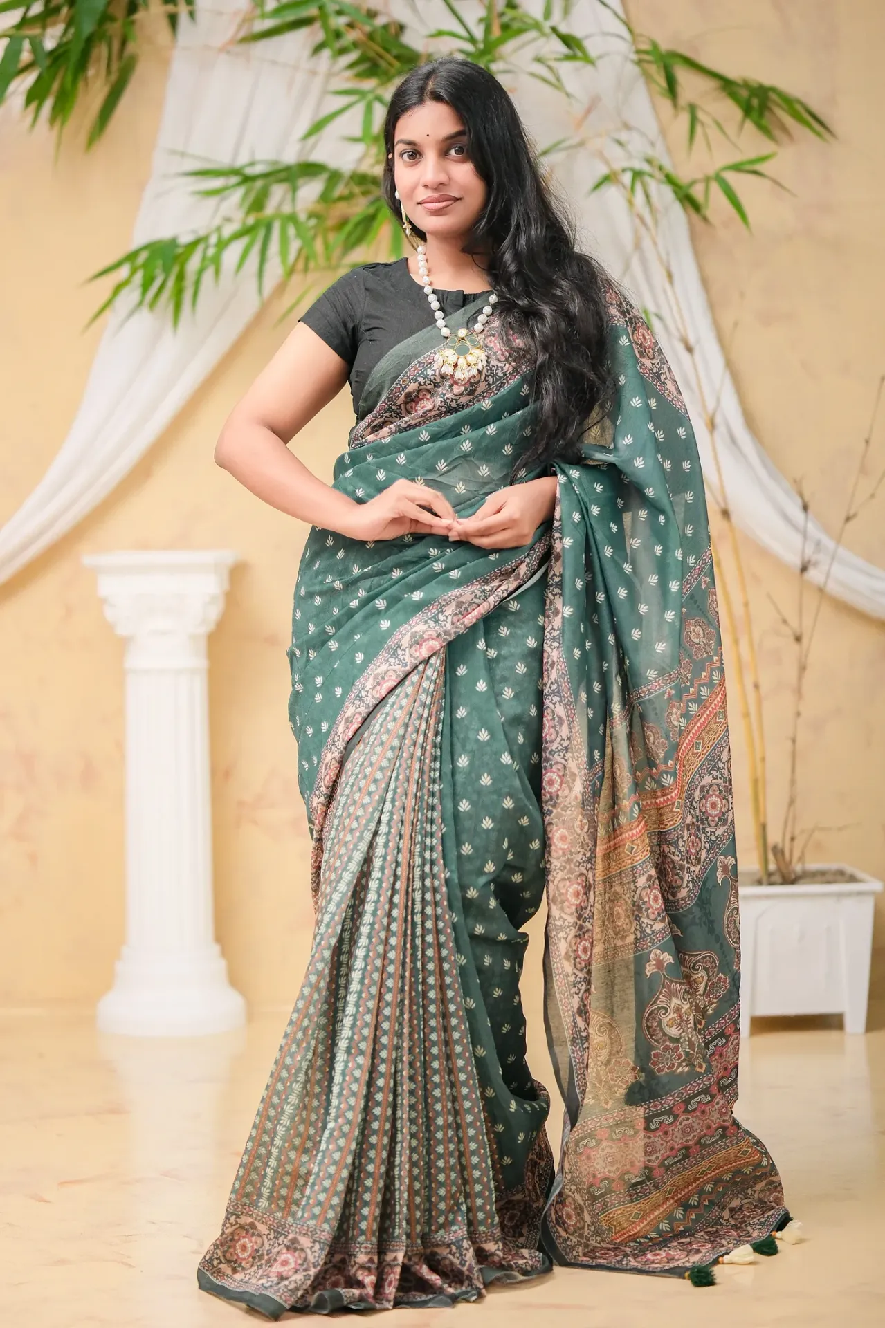 [0108] Deep Forest Green Floral Anchal Mix Cotton Sharee