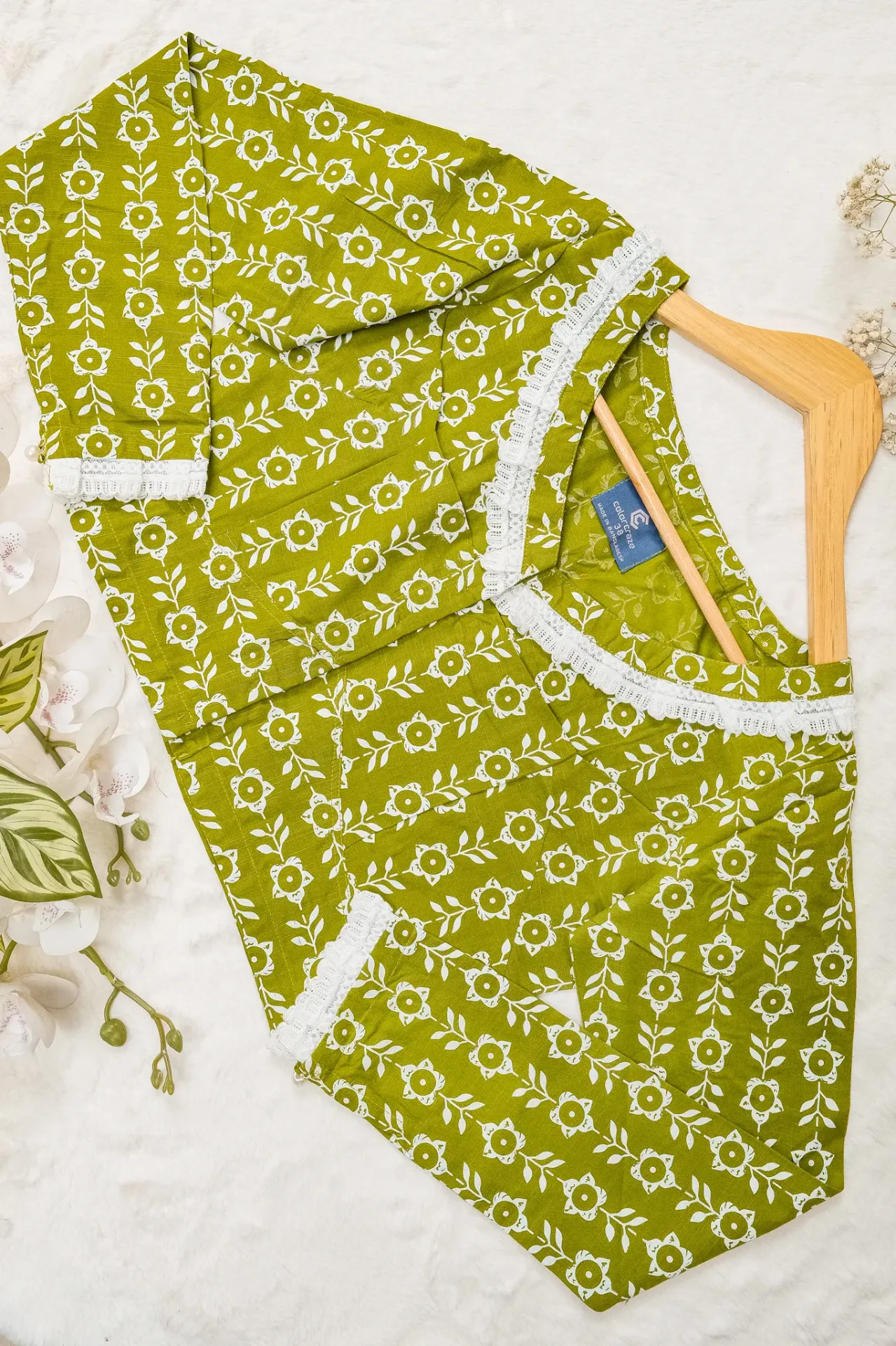 Olive Green White Lace Full Sleeves Screen Print Cotton Blouse