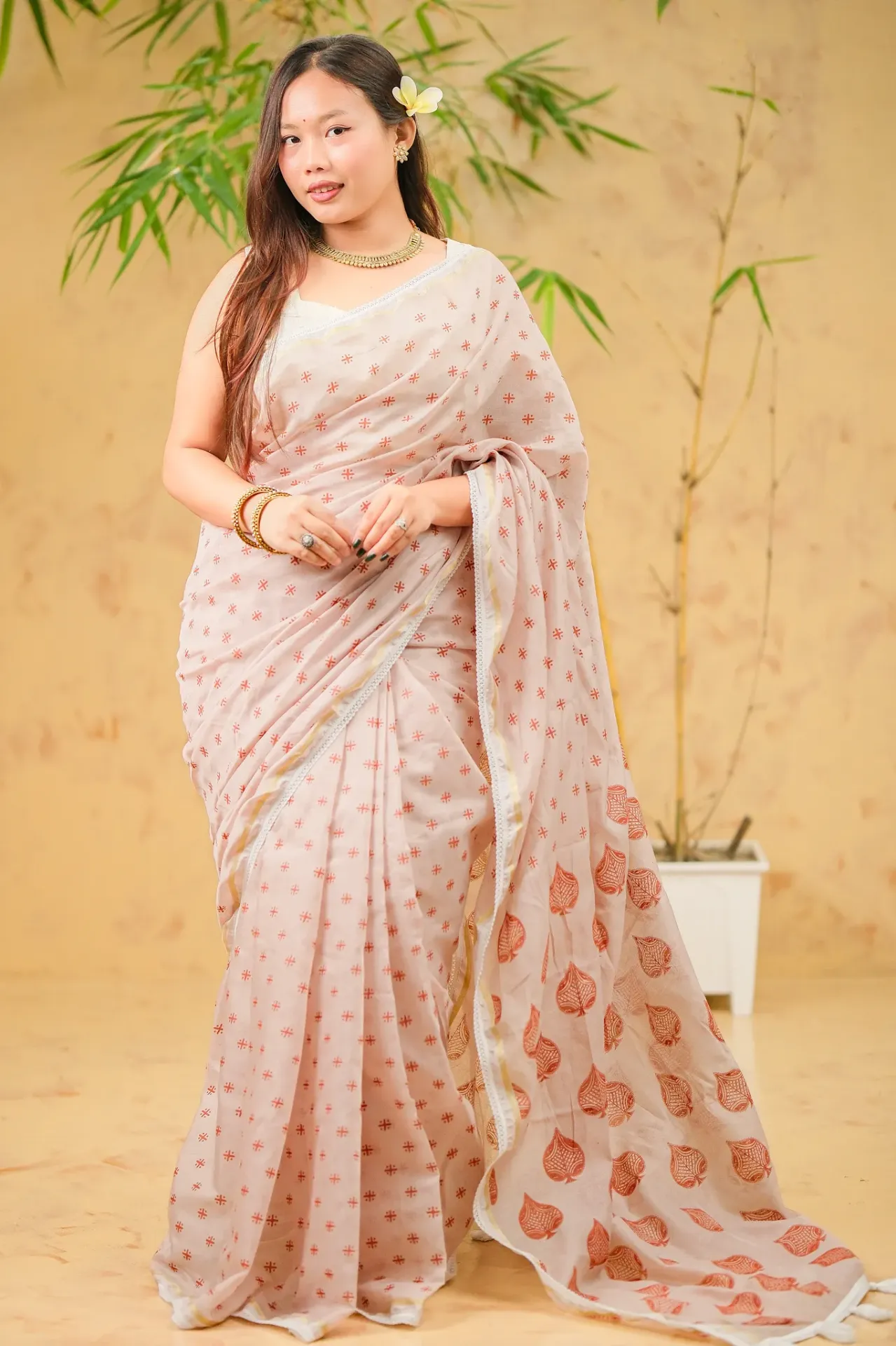 Pale Peach Body Terracotta Betel Leaf Anchal Screen Print Half Silk Sharee