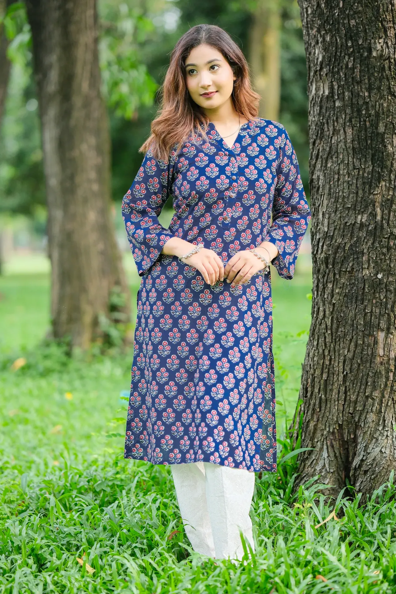 [0301] Indigo Floral Sprig Motifs Jaypuri Cotton A-Shaped Kurti (36)