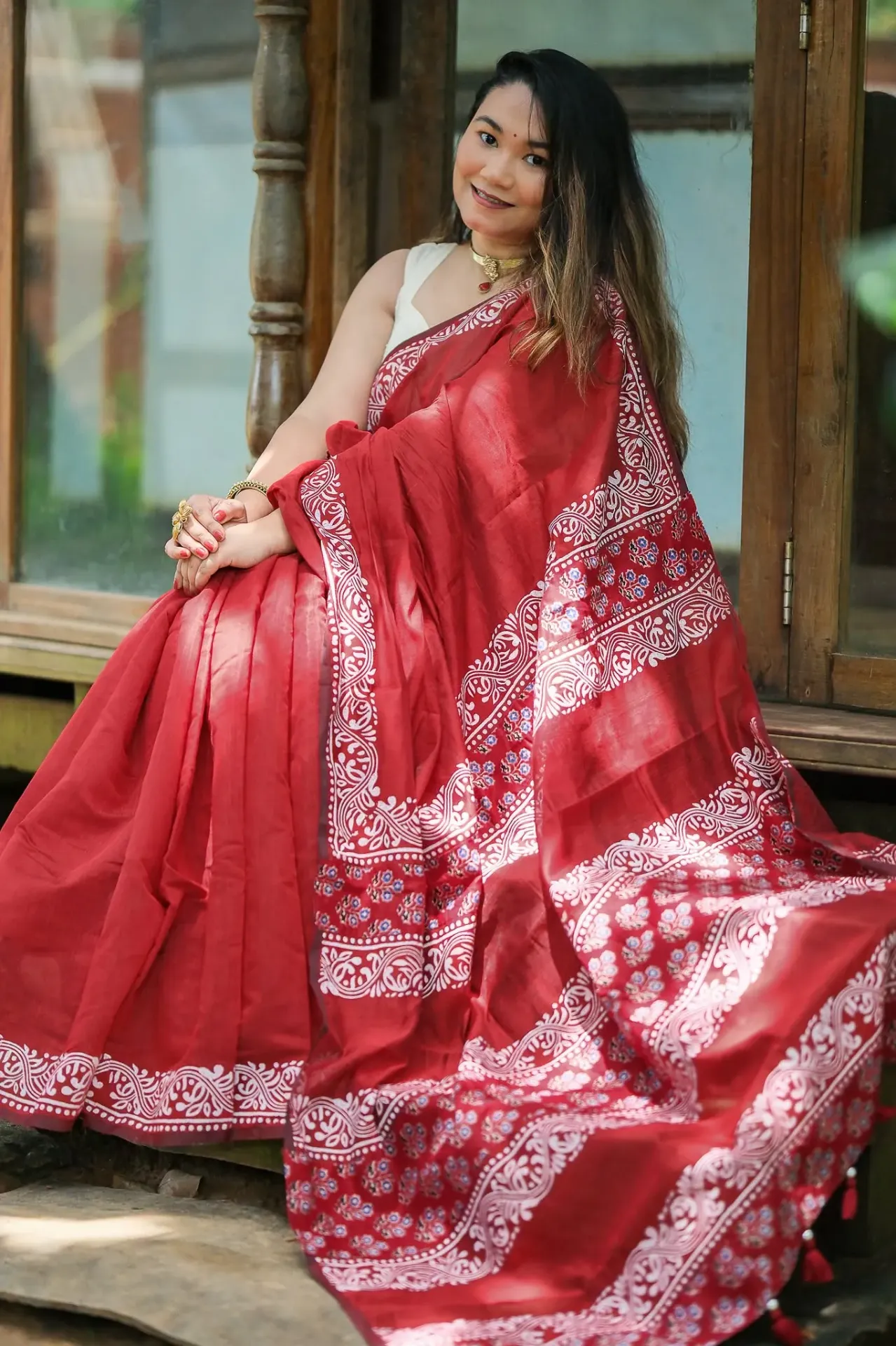 Meroon Body White Floral Anchal Patchwork Sharee