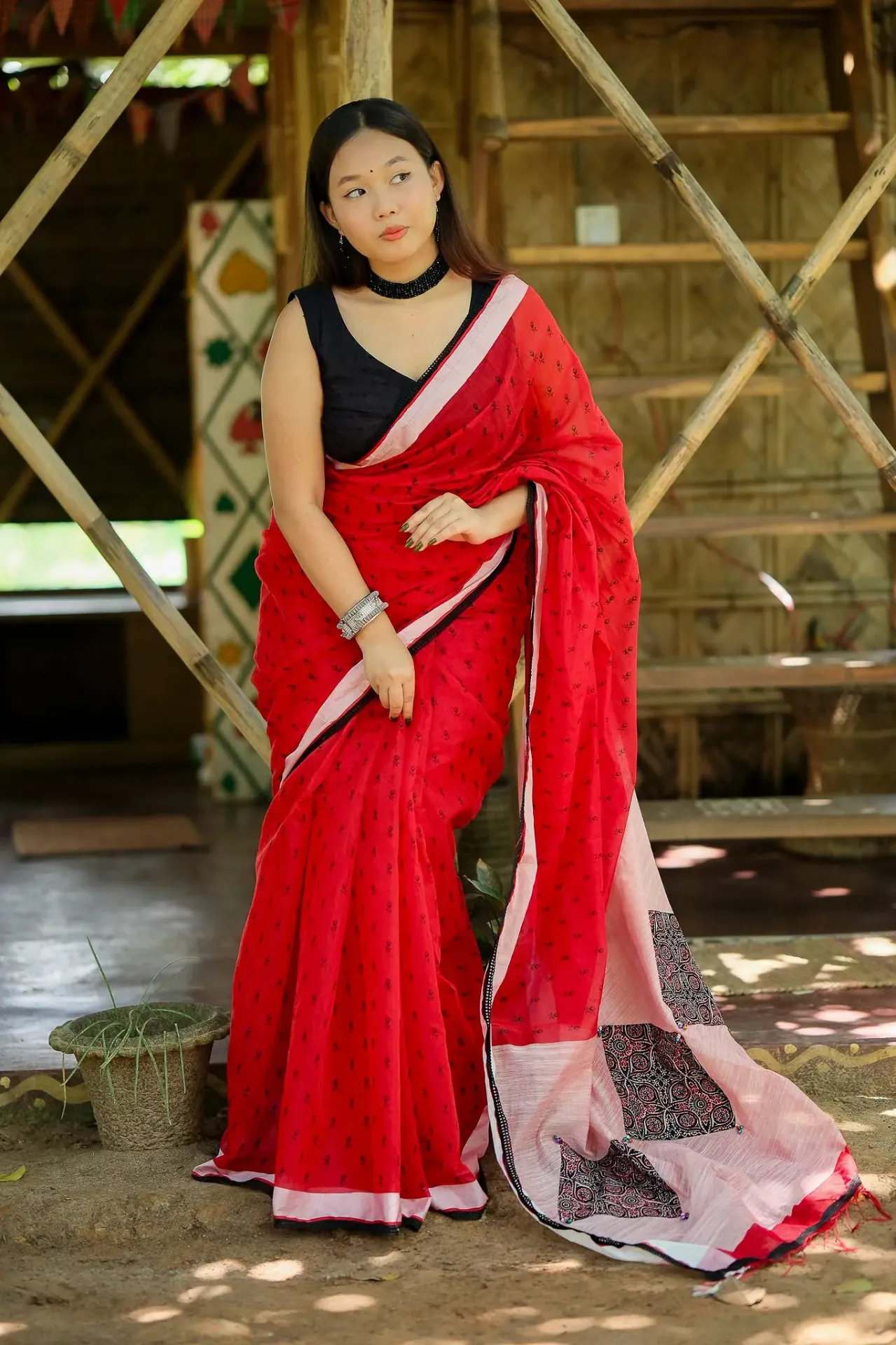 [0136] Chitra Bright Red Body Off White Geometric Anchal Patchwork Sharee