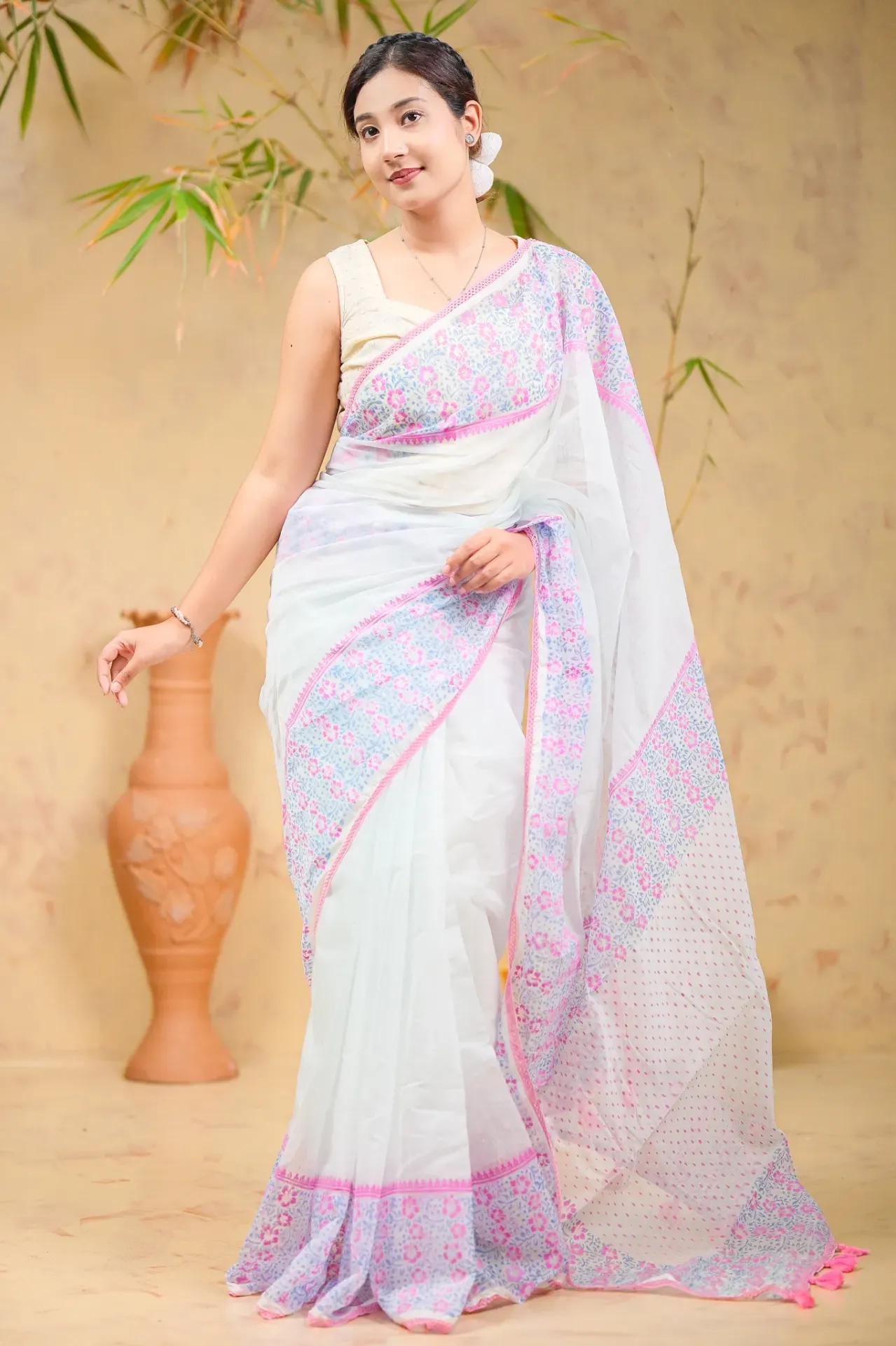 [0133] Light Past Body Green Pink Small Design Block Print Half Silk Sharee