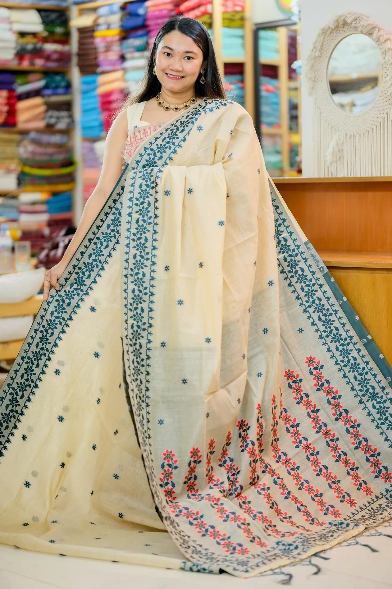 Cream Body Wide Green Paar Floral Anchal HS Tantuj Sharee