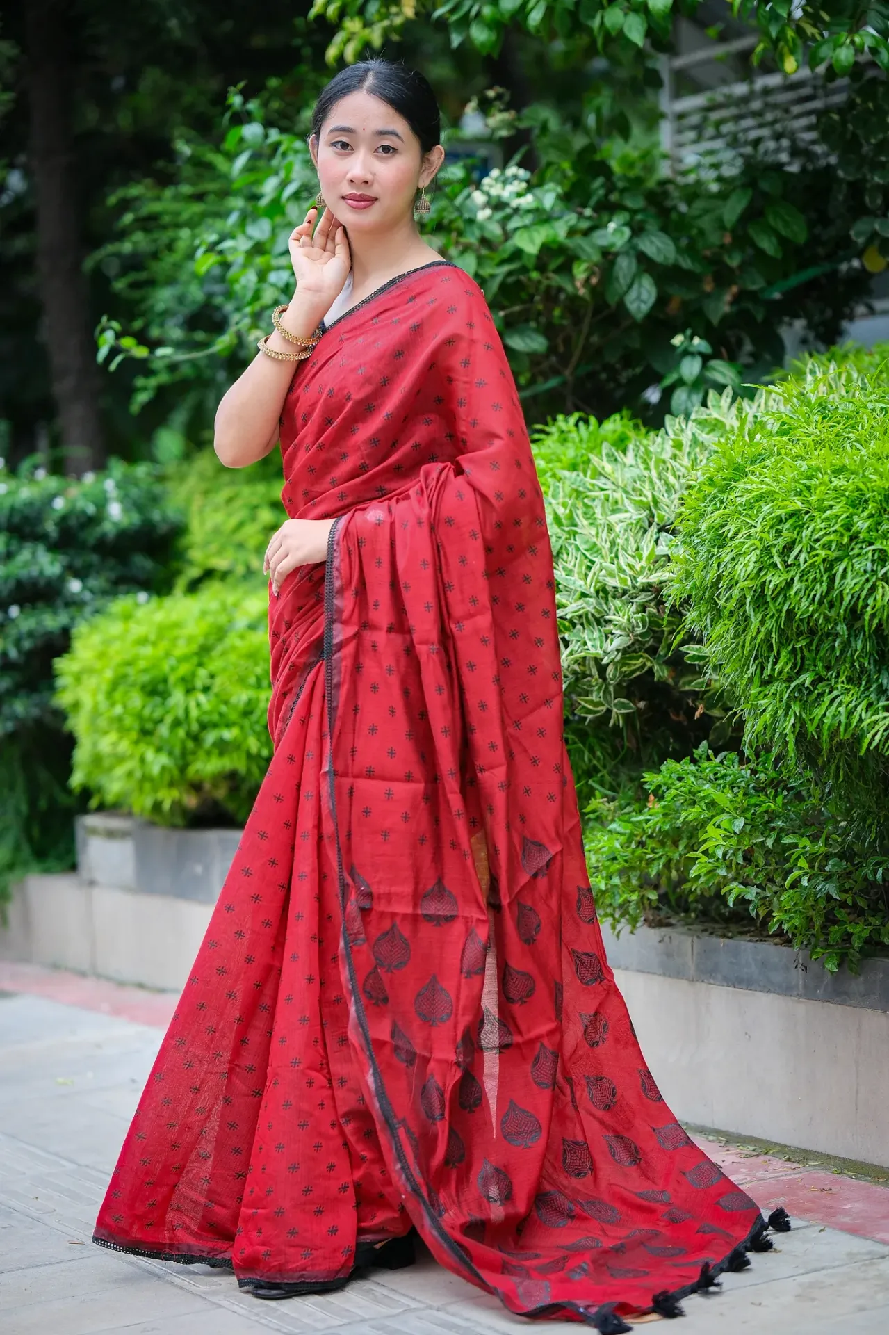 Cherry Red Body Black Spade Motifs Anchal Screen Print Half Silk Sharee