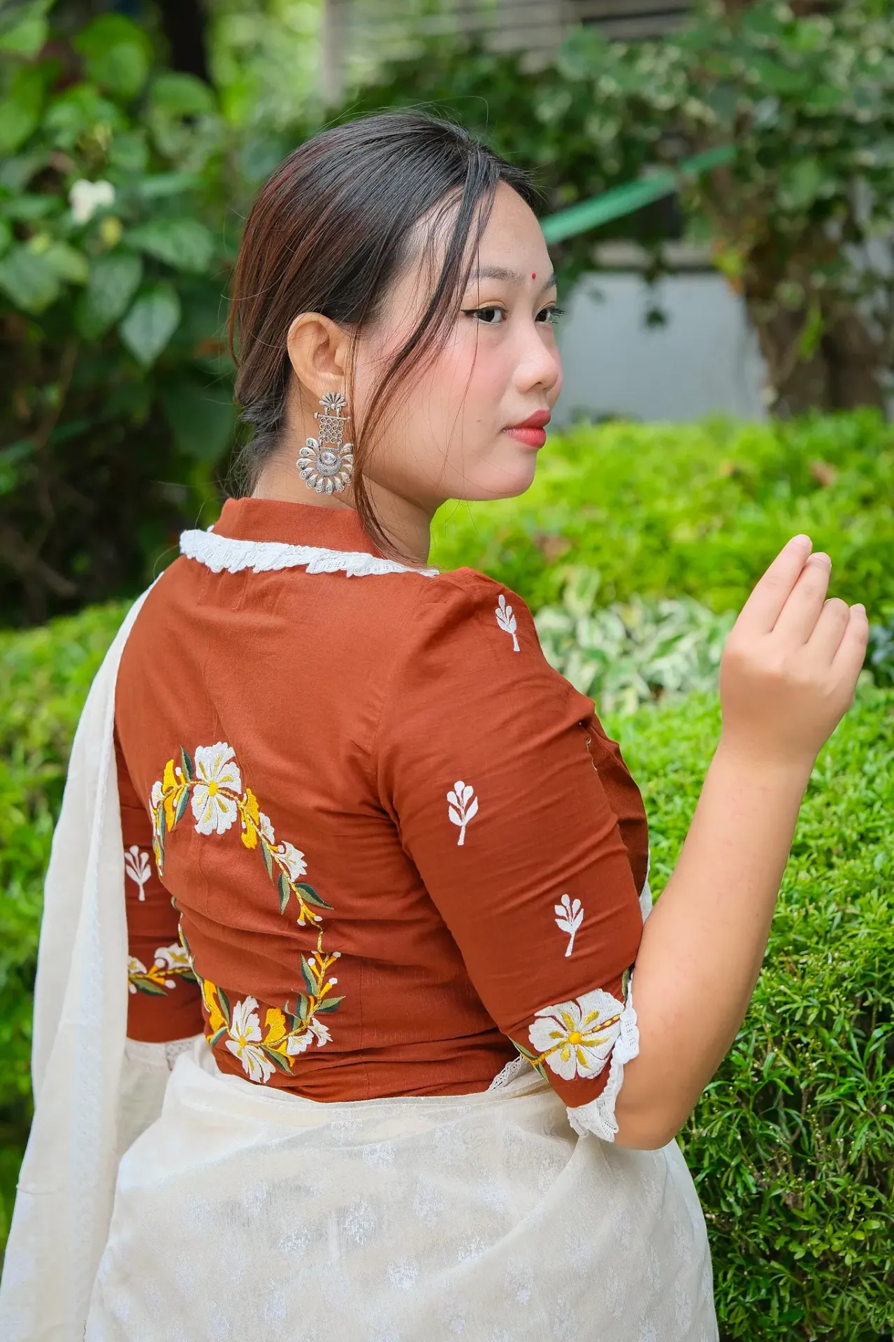 Rust Brown Body White Lace Shirt Collar Fluffy Sleeve Back Round Flower Embroidery Blouse