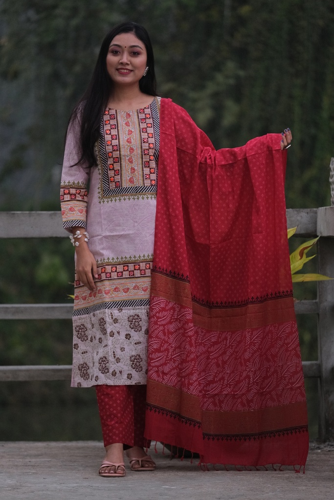 Mauve Pink Body Red Orna Cotton Slab Three Piece