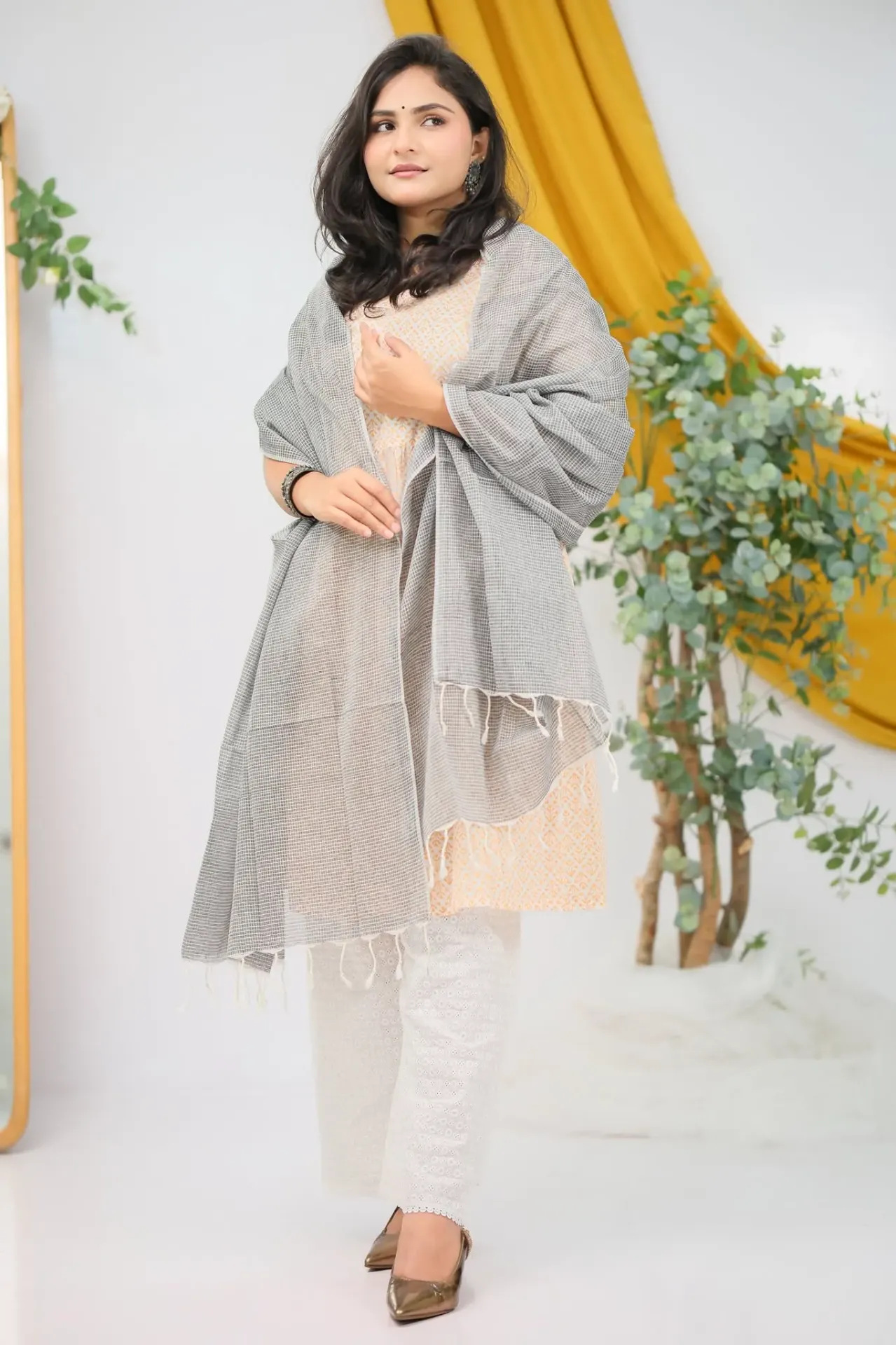 [0701] Orna kotta 0001 (Ash)