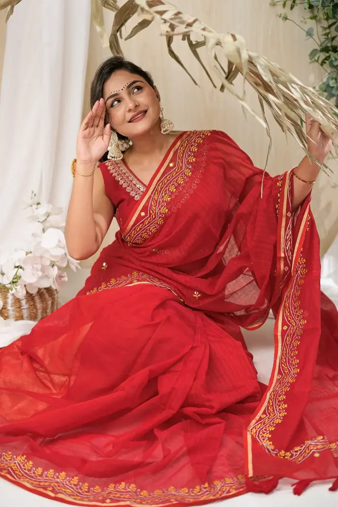 [0109] Kadombini- Half Silk Embroidery Sharee 