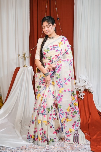 [0119] Halfsilk - Tontuj 0007