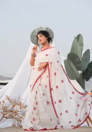 [0126] Muslin Embroidery 0001