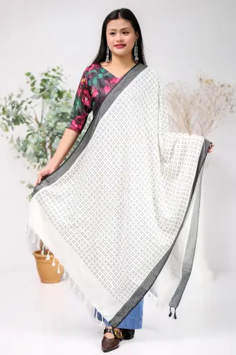 [1001] White Black Border Black Floral Screen Print Shawl