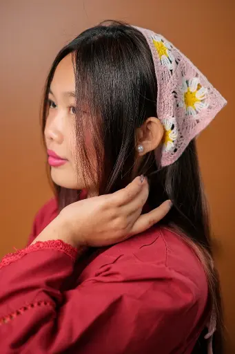 [9902] Mauve Pink Yellow White Flower Crochet Hair Bandanna