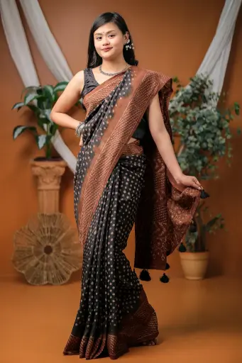 [0106] Chocolate Brown Black Silk Natural Dye Sharee