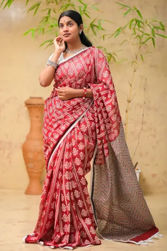 [0103] Deep Red Body Zigzag Anchal White Floral Screen Print Cotton Sharee