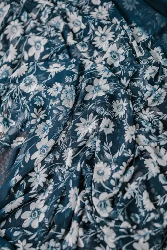 [0123] Muted Navy Body White Floral Georgette Sharee