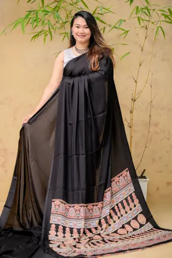 [0114] Black Azrakh Silk Sharee